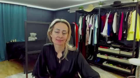 julia__cherry_ online show from 12, 3, 2026