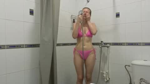 Snapshot of julia_giulia chatting on 10, 11, 2025 julia_giulia online show from 10, 11, 2025