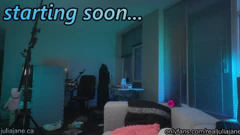 Snapshot of julia_jane chatting on 9, 4, 2026 Julia Jane online show from 9, 4, 2026