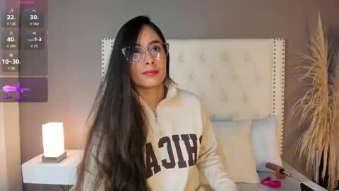 J U L IA   M A R T I N E Z online show from 2, 2, 2026