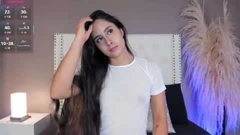 Snapshot of julia_martinezz_ chatting on 18, 6, 2026 J U L IA M A R T I N E Z online show from 18, 6, 2026