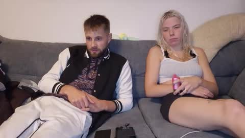 Snapshot of julia_official chatting on 17, 10, 2025 julia_official online show from 17, 10, 2025