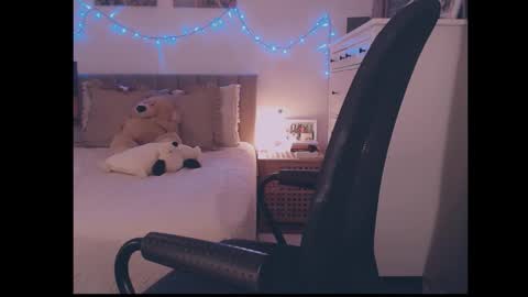 Snapshot of julialiones chatting on 30, 11, 2025 julialiones online show from 30, 11, 2025