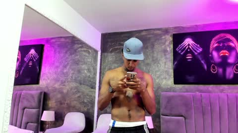 Snapshot of julian_billy chatting on 28, 12, 2024 julian billy online show from 28, 12, 2024