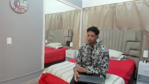 Snapshot of julian_billy chatting on 28, 1, 2025 julian billy online show from 28, 1, 2025