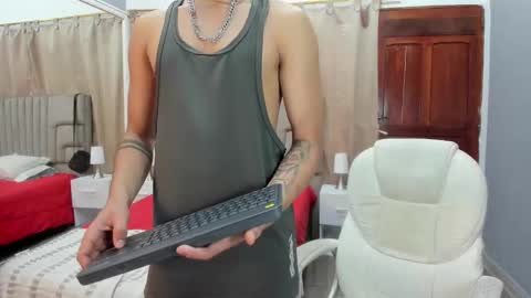 Snapshot of julian_billy chatting on 31, 1, 2025 julian billy online show from 31, 1, 2025