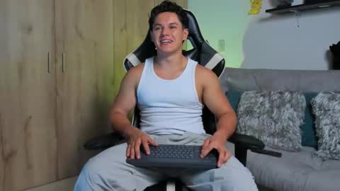 julian_wallace online show from 24, 2, 2026