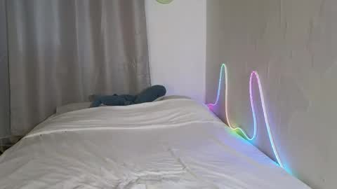 Snapshot of julian_win chatting on 2, 4, 2026 Eren online show from 2, 4, 2026