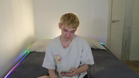 Snapshot of julian_win chatting on 22, 4, 2026 Eren online show from 22, 4, 2026