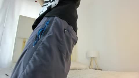 Julian online show from 13, 7, 2026