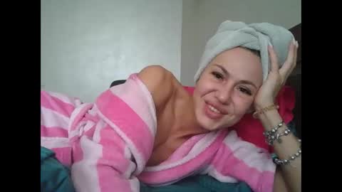 Snapshot of julianagold1 chatting on 5, 2, 2025 julianagold1 online show from 5, 2, 2025
