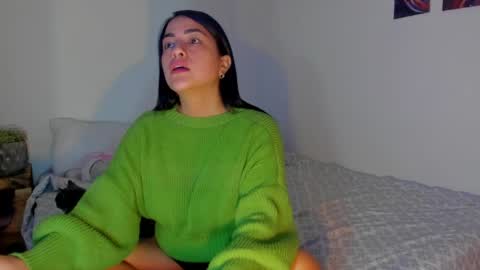 Snapshot of julianags_ chatting on 29, 4, 2026 Ana Maria online show from 29, 4, 2026