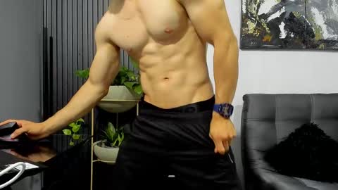 Julian online show from 25, 2, 2025