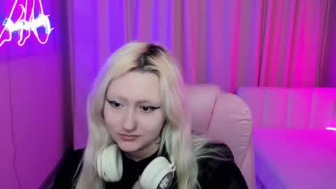 Snapshot of juliasharkk chatting on 1, 10, 2025 JuliaSharkk online show from 1, 10, 2025