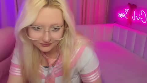 Snapshot of juliasharkk chatting on 10, 10, 2025 JuliaSharkk online show from 10, 10, 2025