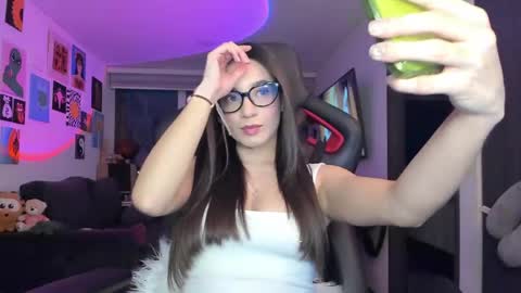 Jeimy Help me to reach 100 thumbs up online show from 30, 3, 2026