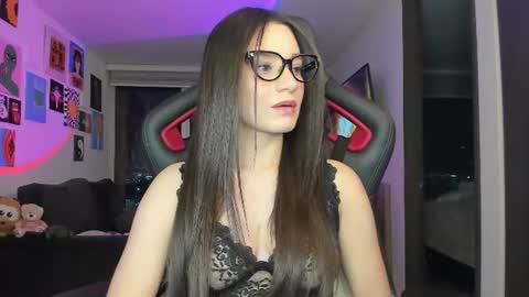 Snapshot of julidavila chatting on 11, 6, 2026 Jeimy Help me to reach 100 thumbs up online show from 11, 6, 2026