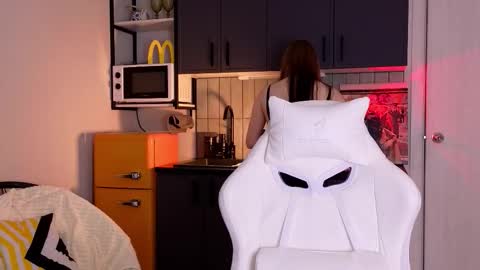 Snapshot of julidropp chatting on 3, 12, 2025 julidropp online show from 3, 12, 2025