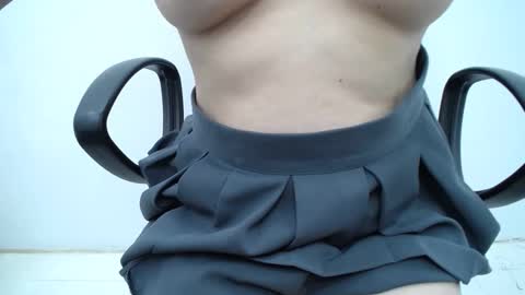 julie9x online show from 8, 11, 2025