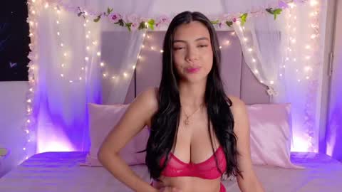 Snapshot of julie_bennet chatting on 17, 3, 2026 Juliet Bennet online show from 17, 3, 2026