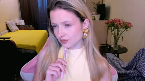 Julie online show from 10, 4, 2026