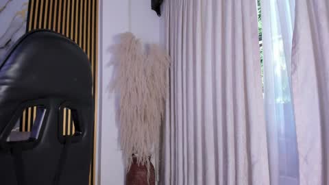 Julien online show from 4, 4, 2026