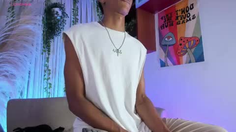 Snapshot of juliensaint_ chatting on 27, 4, 2026 Julien online show from 27, 4, 2026