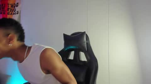 Snapshot of juliensaint_ chatting on 16, 5, 2026 Julien online show from 16, 5, 2026