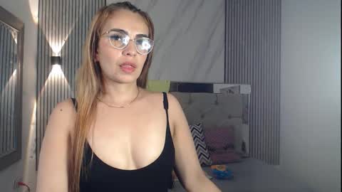 julieta__fox_ online show from 14, 9, 2025