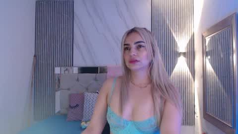 julieta__fox_ online show from 14, 4, 2026