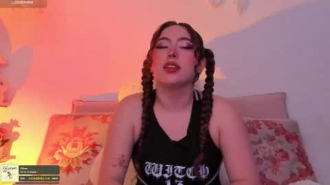 Snapshot of julieta_cooper20 chatting on 24, 10, 2025 Juli online show from 24, 10, 2025