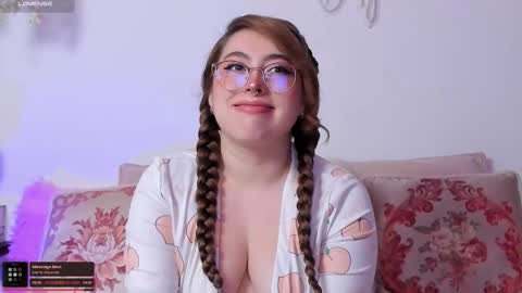 Snapshot of julieta_cooper20 chatting on 20, 11, 2025 Juli online show from 20, 11, 2025