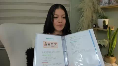 Snapshot of julieta_evans_1 chatting on 18, 6, 2026 Julieta online show from 18, 6, 2026