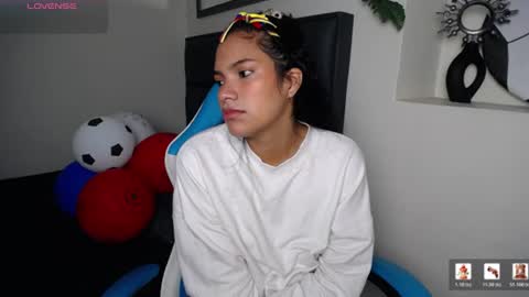 Snapshot of julieta_parker7 chatting on 22, 6, 2026 Julieta online show from 22, 6, 2026