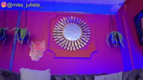  Julieta  online show from 25, 5, 2026