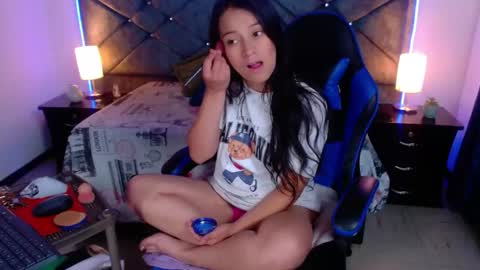 Snapshot of julietacollins06 chatting on 2, 12, 2025 julietacollins06 online show from 2, 12, 2025