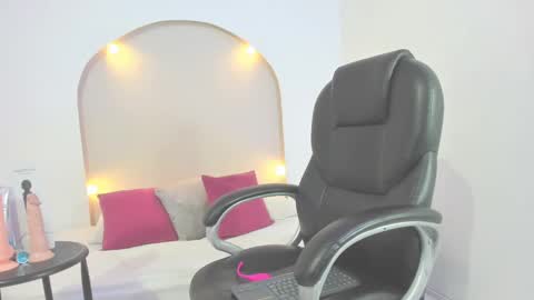 Snapshot of julieth_cooper1 chatting on 25, 9, 2025 Julieth online show from 25, 9, 2025