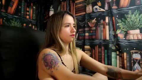 Julietta Jackson online show from 18, 2, 2025