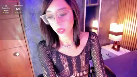   J U L L I E T A F O X   online show from 18, 4, 2026