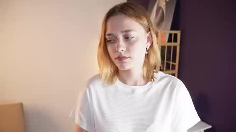 Snapshot of juliettakaniecki chatting on 9, 9, 2025 Mia online show from 9, 9, 2025