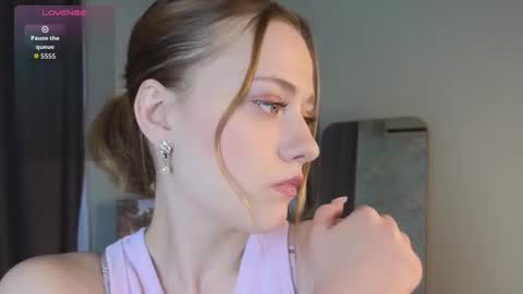 Snapshot of juliettakaniecki chatting on 10, 11, 2025 Mia online show from 10, 11, 2025