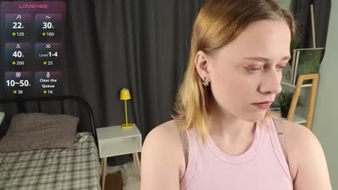 Snapshot of juliettakaniecki chatting on 19, 11, 2025 Mia online show from 19, 11, 2025