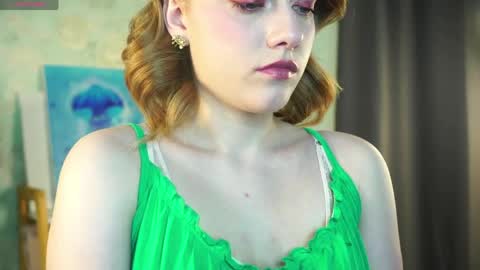 Snapshot of juliettakaniecki chatting on 5, 4, 2026 Mia online show from 5, 4, 2026