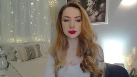 Snapshot of juliettesensual chatting on 24, 1, 2025 JulietteSensual online show from 24, 1, 2025