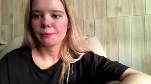 Snapshot of juligwartney chatting on 15, 6, 2026 Malin online show from 15, 6, 2026