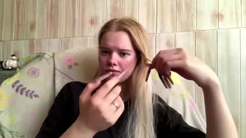 Snapshot of juligwartney chatting on 4, 7, 2026 Malin online show from 4, 7, 2026