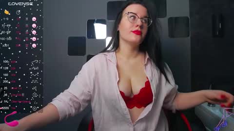 JuliyaMayers online show from 17, 1, 2025