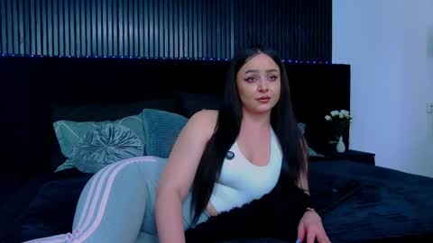 Snapshot of julliamilerrr chatting on 7, 4, 2026 Julia online show from 7, 4, 2026