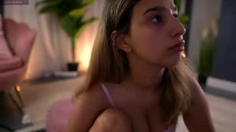 Snapshot of jullyfox chatting on 15, 6, 2026 Foxy online show from 15, 6, 2026