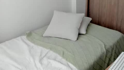 Snapshot of july_correa chatting on 7, 3, 2026 july_correa online show from 7, 3, 2026